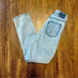 Abercrombie & Fitch Women’s The 90s Straight Ultra High Rise Jeans Size 4R / 27